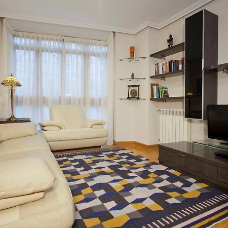 Apartamento de La Casona de Riomera Oviedo Bagian luar foto