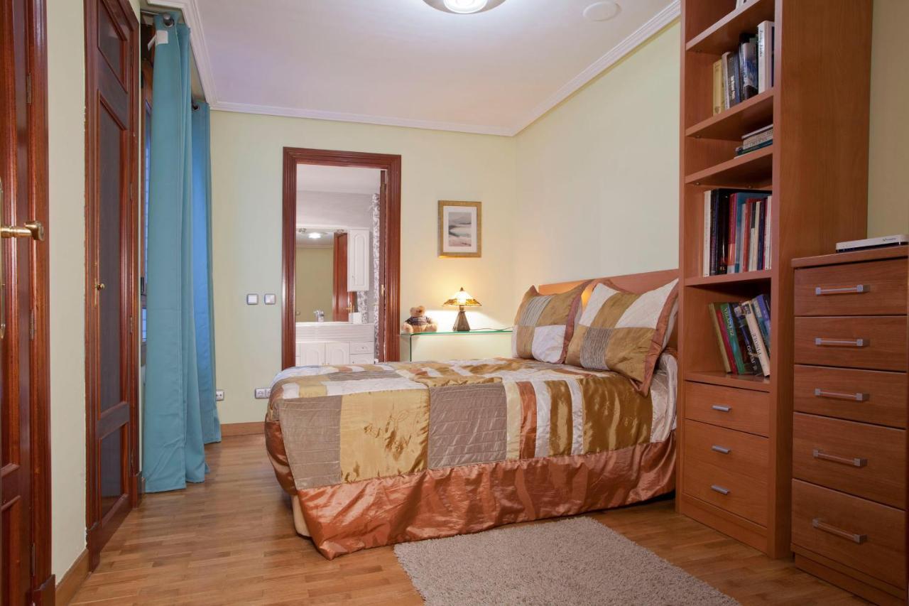 Apartamento de La Casona de Riomera Oviedo Bagian luar foto